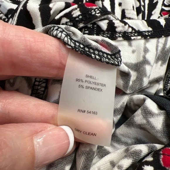 Calvin Klein Geometric Print Sleeveless Jumpsuit‎ - Picture 6 of 6